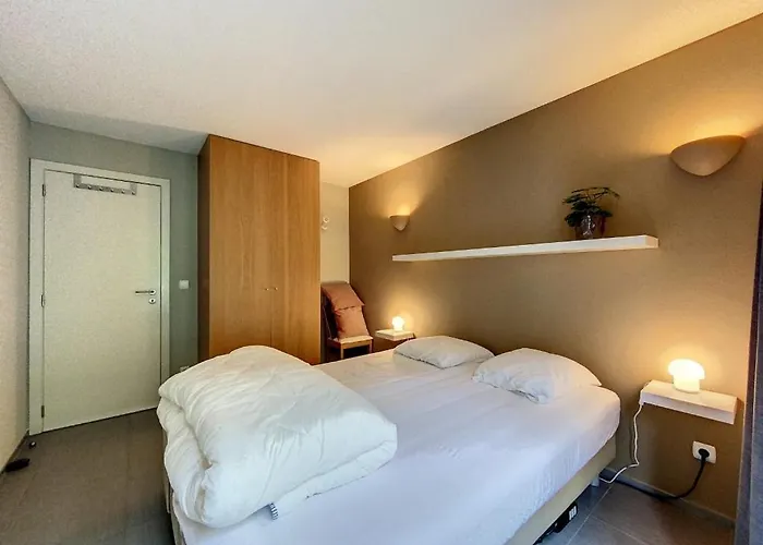 'thibault' Te - Bad * Oostduinkerke