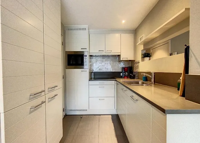 'thibault' Te - Bad Apartment *